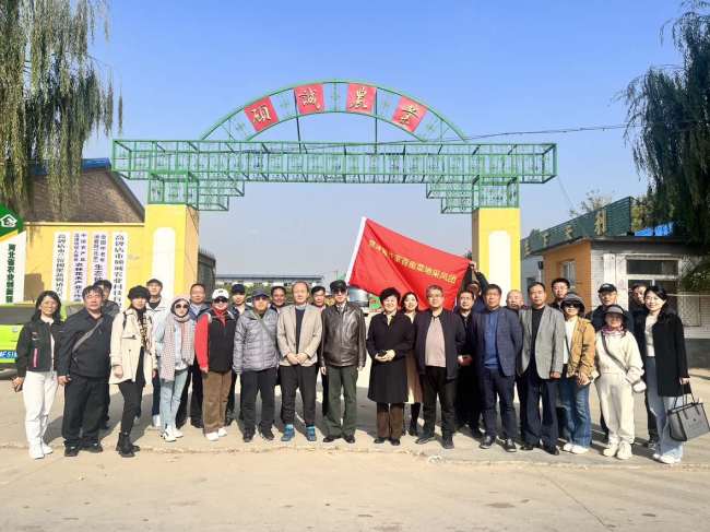 京津冀作家赴河北百畝蔬菜基地采風(fēng) 活動舉行